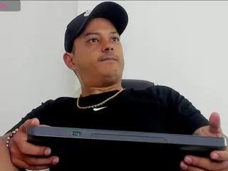 Offline maxi_hall on Flirt4Free