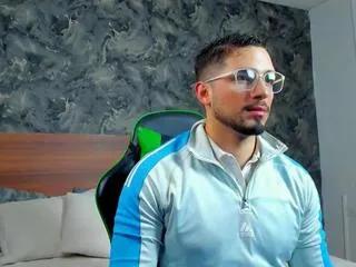 Freechat nick_moss on Flirt4Free