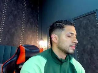 Freechat nick_moss on Flirt4Free