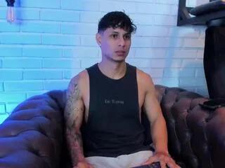 Freechat noah_hunther on Flirt4Free