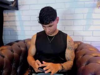 Freechat noah_hunther on Flirt4Free