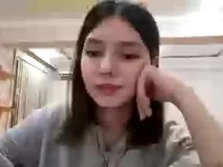 Freechat quyen_luers on Flirt4Free