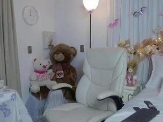 Offline ronnie_lotch on Flirt4Free