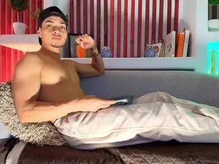 Freechat ryan_greys on Flirt4Free