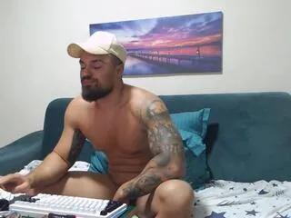 Offline tiberius_hunk on Flirt4Free