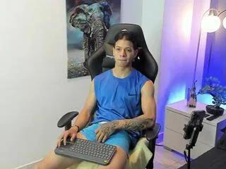 Freechat tony_petrov on Flirt4Free