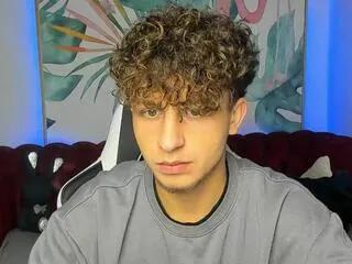 Offline valentin_martel on Flirt4Free