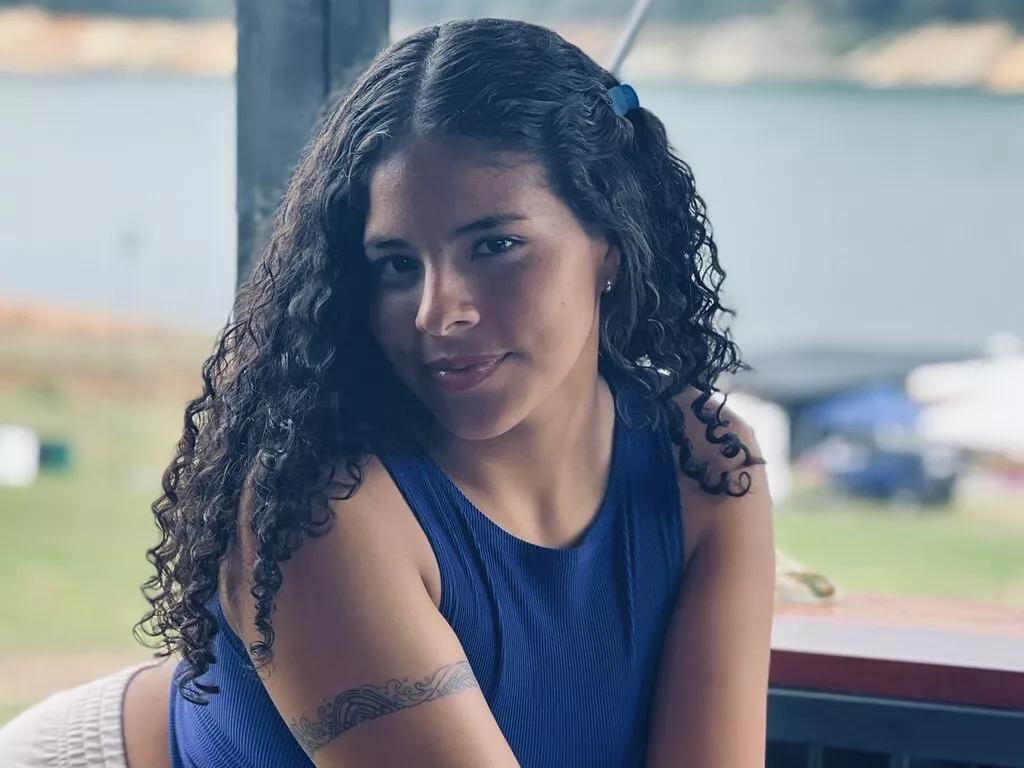 LiveJasmin AleGil is Freechat AleGil — Amo la libertad... tanto en el agua como en la vida.
Practico kitesurf porque me hace sentir viva, salvaje y en equilibrio.
Aqu me gusta lo mismo: fluir con quien se atreve a descubrirme sin prisa.
A veces dulce, a veces intensa. Quieres navegar conmigo?