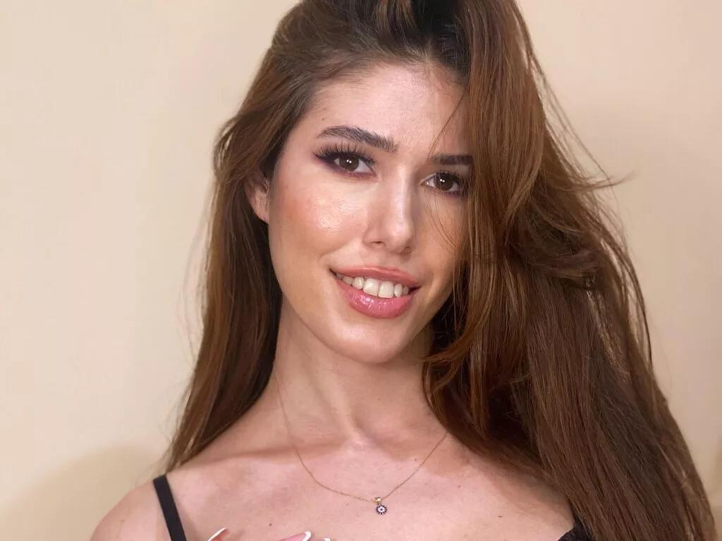 LiveJasmin ArabellaMurphy is Freechat ArabellaMurphy — I'm into deep convos that hit different, dreamy dinners that make me melt, a man who knows how to treat me like magic --- and let's not forget a spark that seriously sets the sheets on fire.