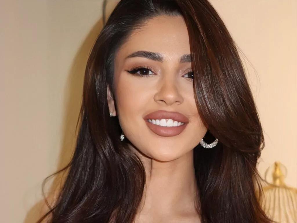 LiveJasmin Ashley is Freechat Ashley — The best turn-on is the fulfillment of my desires! I think a woman doesn't have to be vulgar to be attractive. All she have to do is look you in your eyes and tell you how much she adore you. I think it's every woman's dream to find a person who...