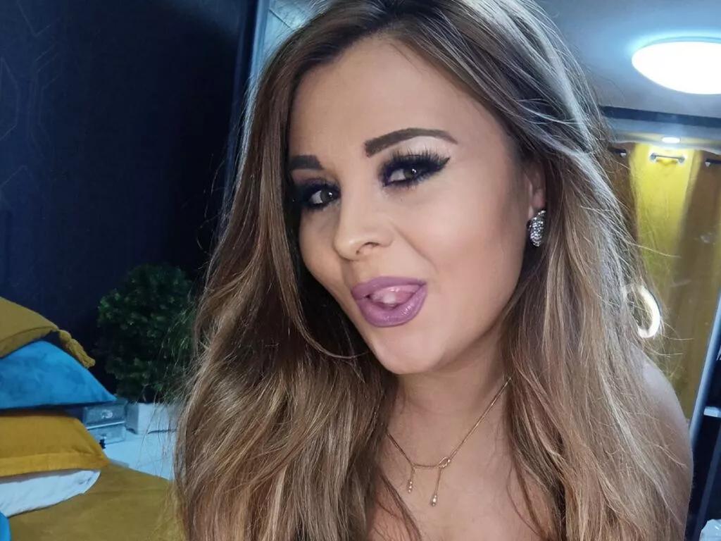 LiveJasmin CatherineMill is Freechat CatherineMill — I like smart and comunicative guys,I like to share toughts,desires and fanatsies!!What is like most is to smile and make others smile!