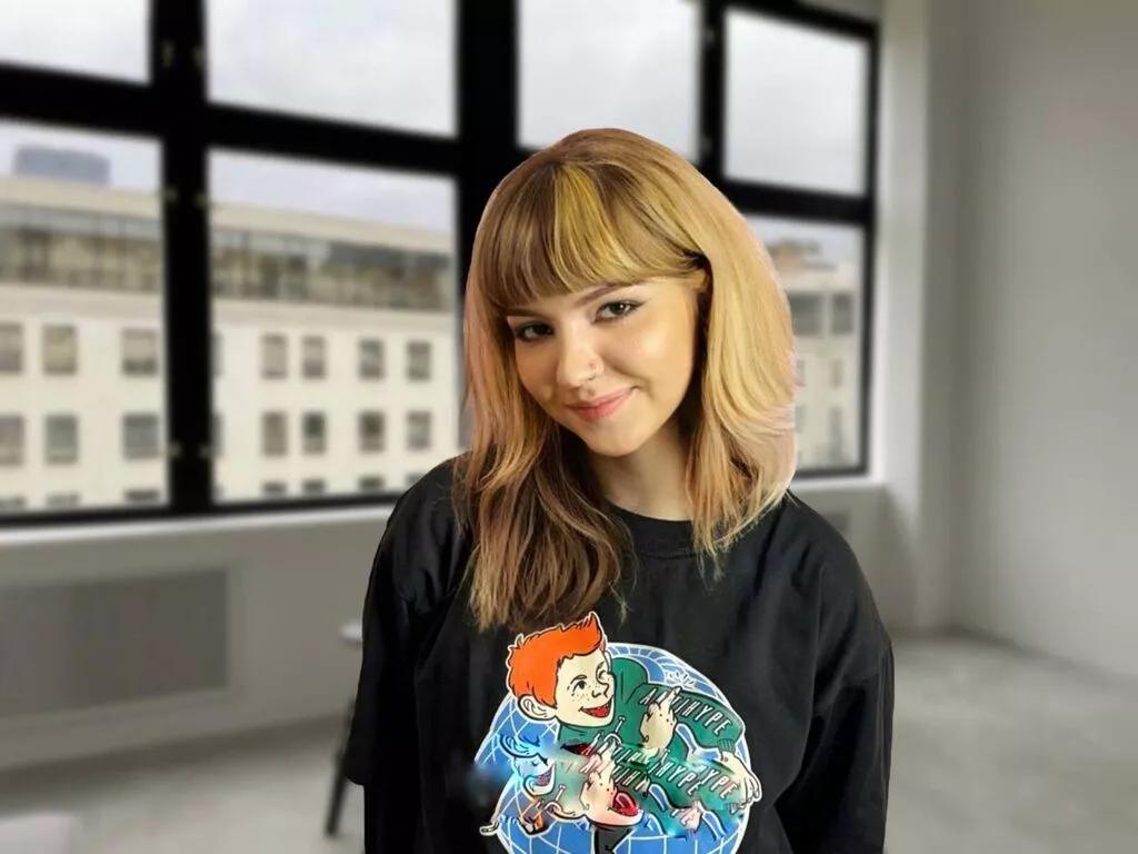 LiveJasmin GemmaCavell is Freechat GemmaCavell — I also often attend various drawing classes. In general, I really like to draw people and beautiful places, drawing makes me happy and peaceful.