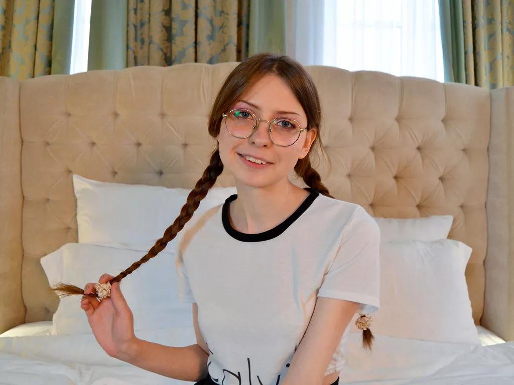 GraceRoads — Your attention, sweet words and gentle thoughts ;) Join me and let's dissappear in each other!																				