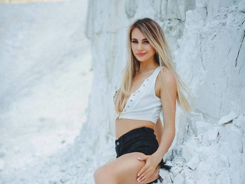 LiveJasmin HannaMo is Private HannaMo — I like spend time with people with nice personality and deep soul, who can understand and feel another rerson . I like to laugh, be happy, and enjoy the best moments in life.