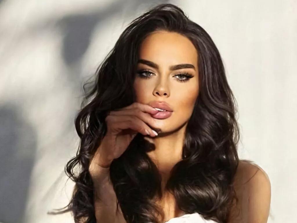 LiveJasmin InesMoore is Freechat InesMoore — My heart skips a beat when I feel a connection with someone---whether it's a shared moment, a deep conversation, or even just a spark of joy. These are the little miracles that bring me happiness and keep me going