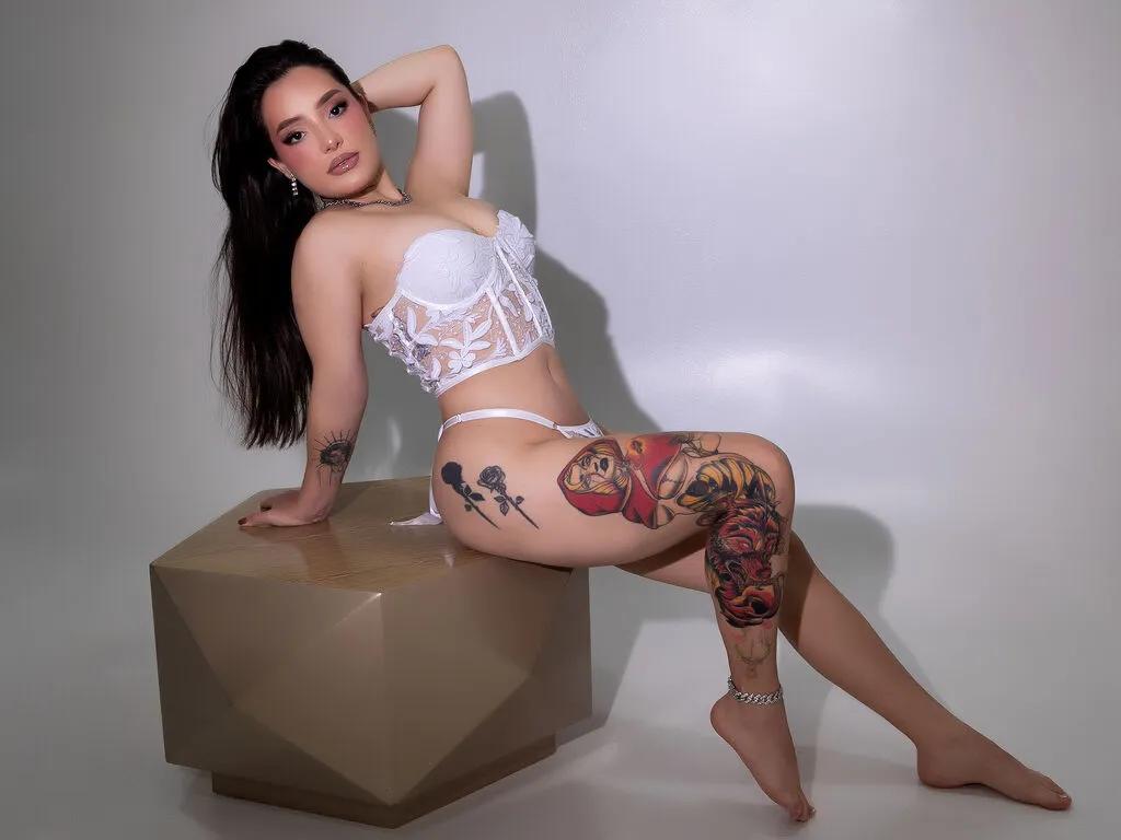 LiveJasmin KatyaMoreti is Freechat KatyaMoreti — I like to enjoy every moment, let myself be carried away by the energy, and meet people who know how to command each other with respect and confidence. I love music, sincere conversations, and the little details that make a difference.