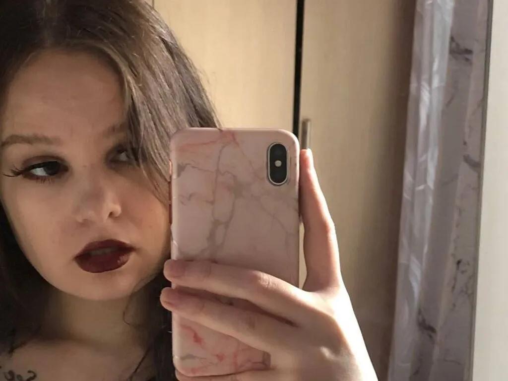 LacyPop — I like men who are not afraid to be themselves --- handsome, funny, and charismatic. Men who can not only make you laugh, but also give you a sense of celebration, care, and ease.