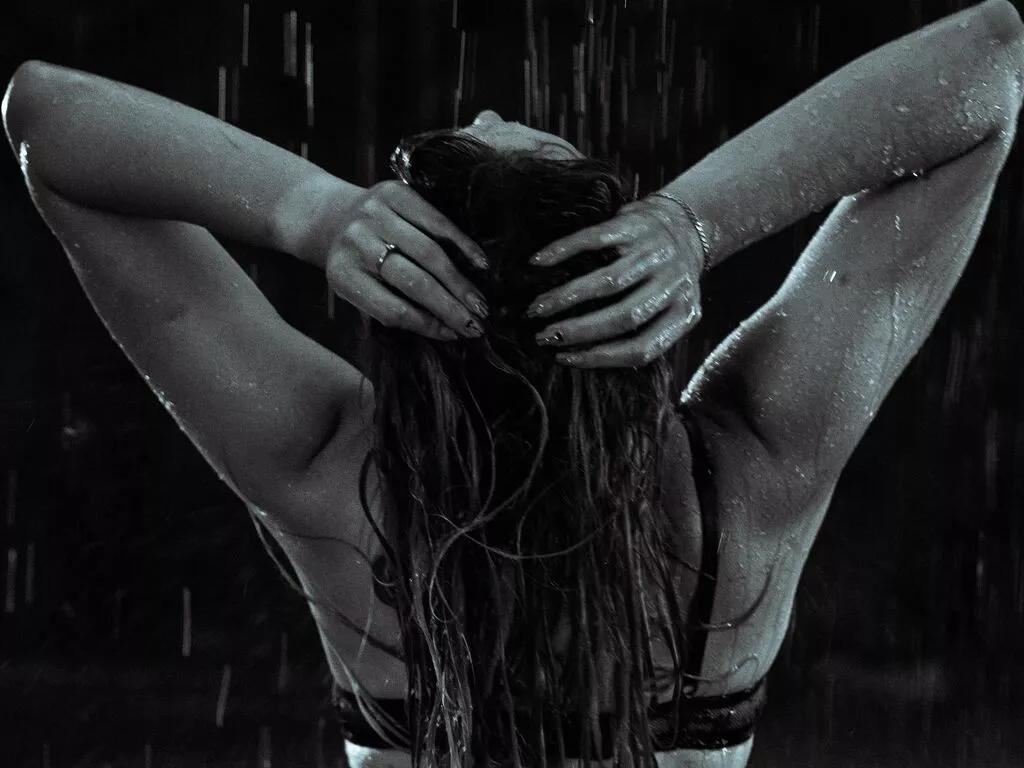 LunaGros — Long talks, erotic costumes, I love both slow and sensual blowjobs and passionate deep throat. I love when my pussy is so wet that it squirts. I like to make you hard and explode from these emotions with you all... I love any fetishes and I am ready...