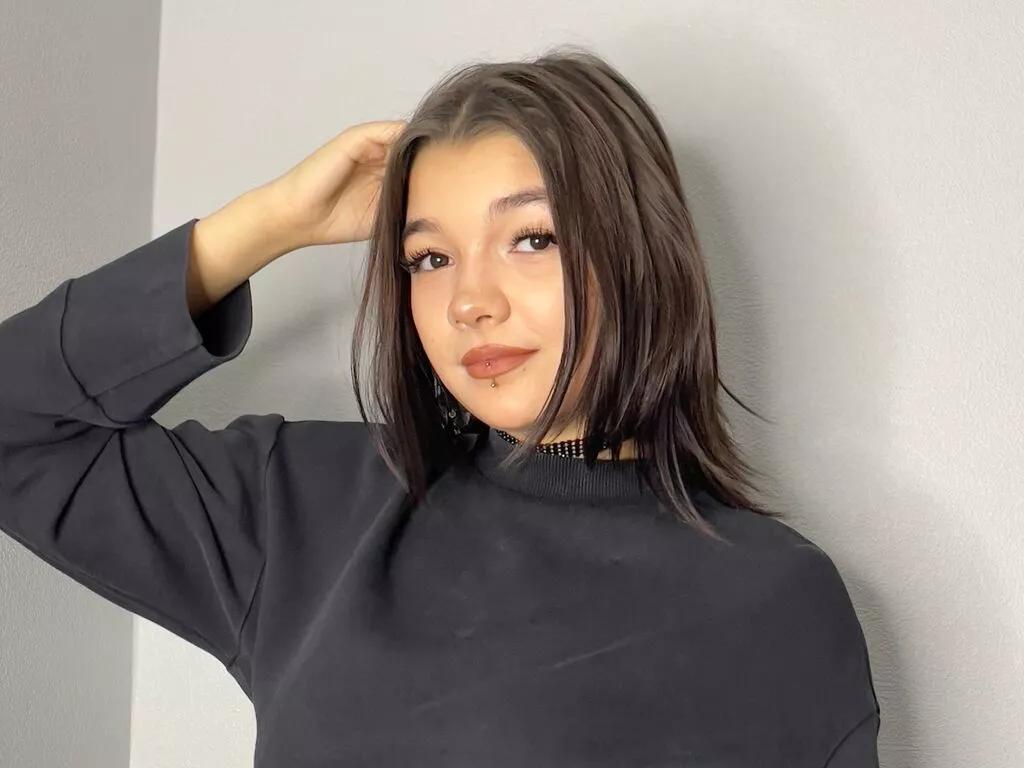 LiveJasmin LynetteFairbroth is Freechat LynetteFairbroth — Retail therapy, make up, listen to music, watch Korean and Chinese drams, and play with my toy