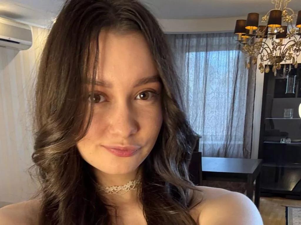 LiveJasmin OdetteCarl is Freechat OdetteCarl — Honesty, deep love, and a little bit of erotica. The beauty of the soul and just talking about stuff.