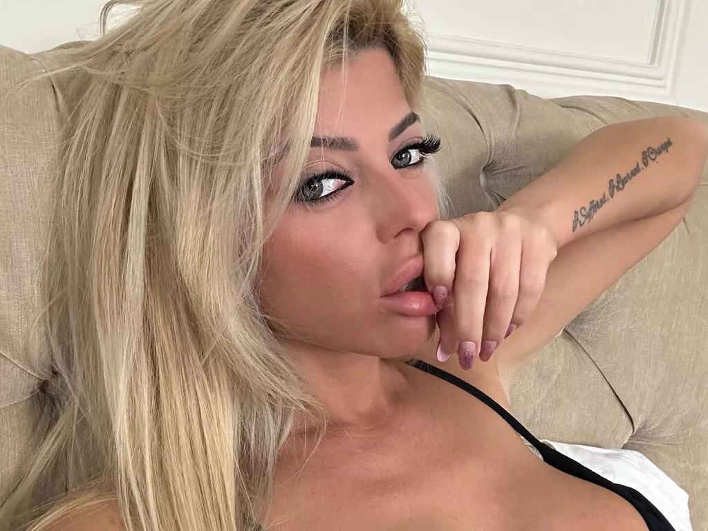 LiveJasmin SarahLynne is Freechat SarahLynne — I enjoy the outdoors, traveling, restaurants, laughing, going to cultural events, and socializing with quality people. It's just better living and sharing life with someone else. I love being active, healthy and staying fit. Would you like to tell...