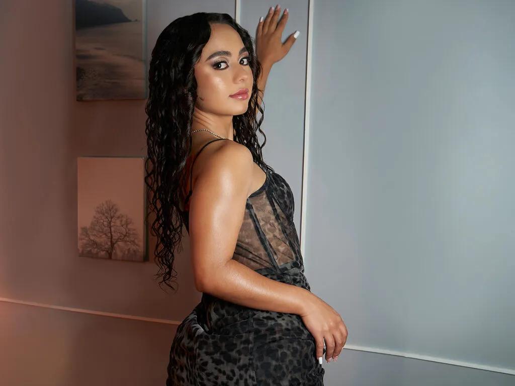 LiveJasmin SofiaBrank is Freechat SofiaBrank — I love to exercise, I like to sit and drink milk, and enjoy a beautiful look.