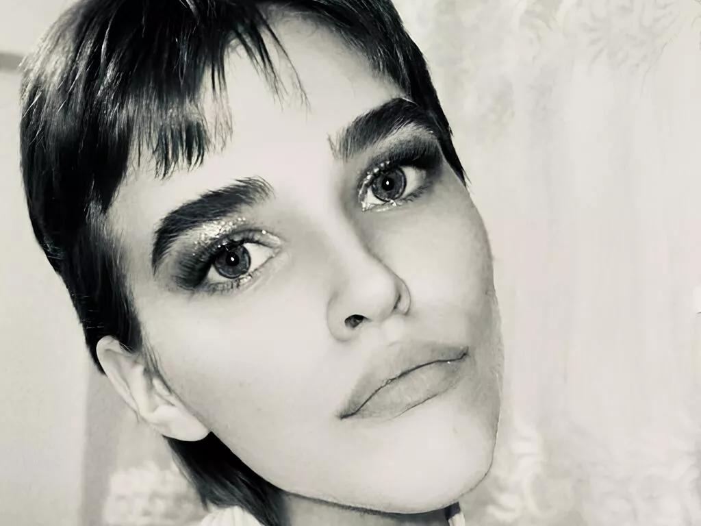 LiveJasmin UdelaHailey is Freechat UdelaHailey — I love learning and self-development. I like kind and interesting people. I love spicy food and cute animals hehe, maybe you want to be my kitten?