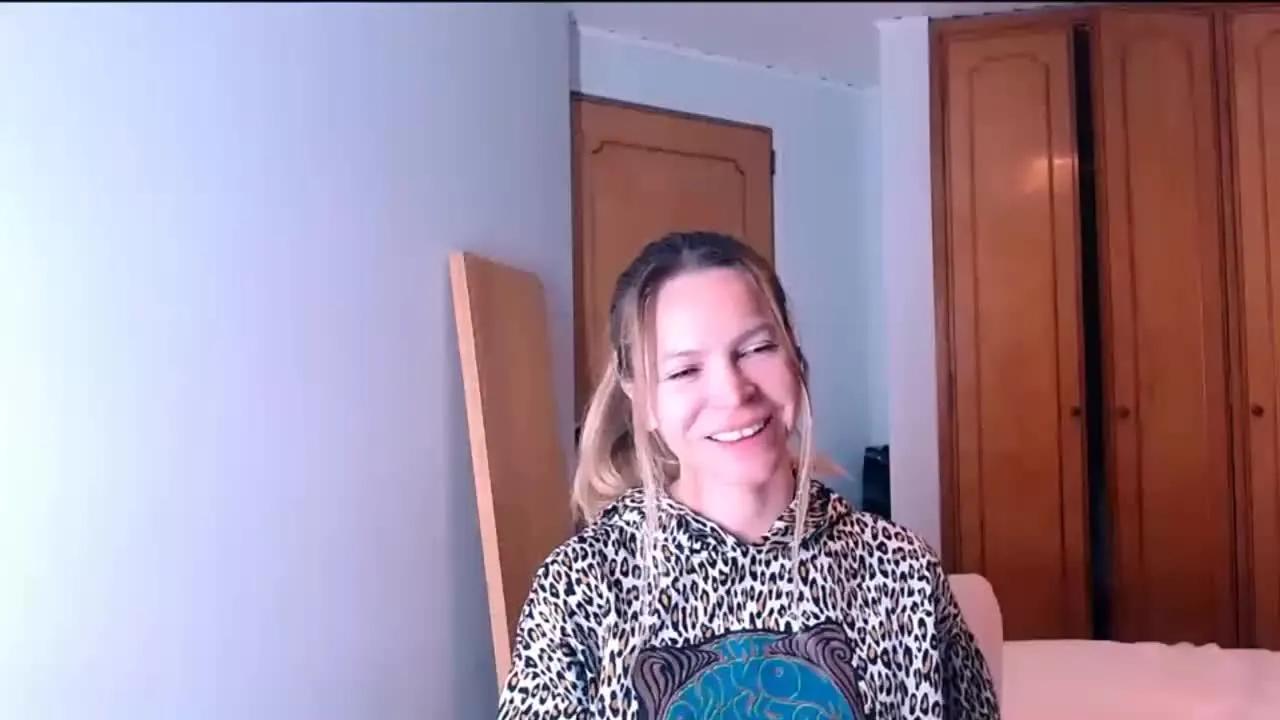 Offline ALESSANDRA_BOYD on Streamray