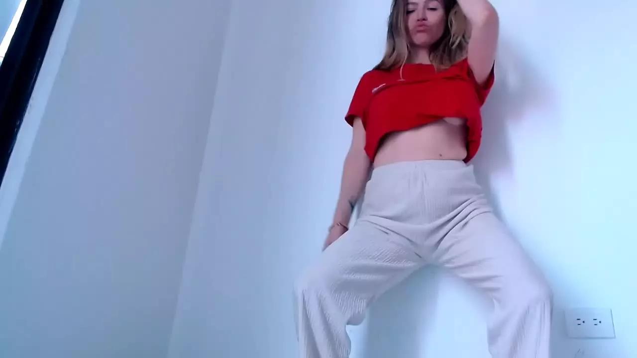 Offline ALESSANDRA_BOYD on Streamray