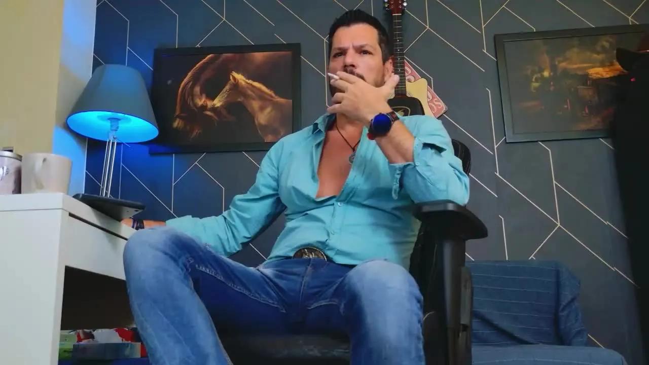 Offline ChristianNude1 on Streamray