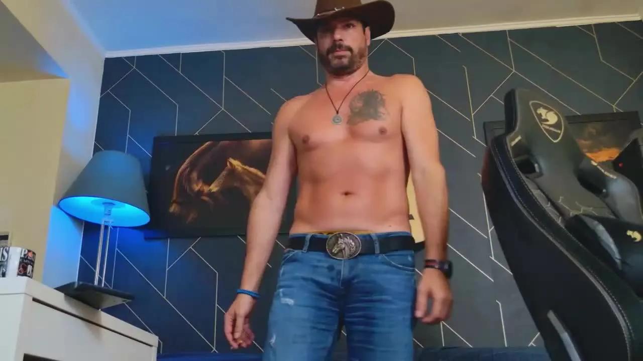 Offline ChristianNude1 on Streamray