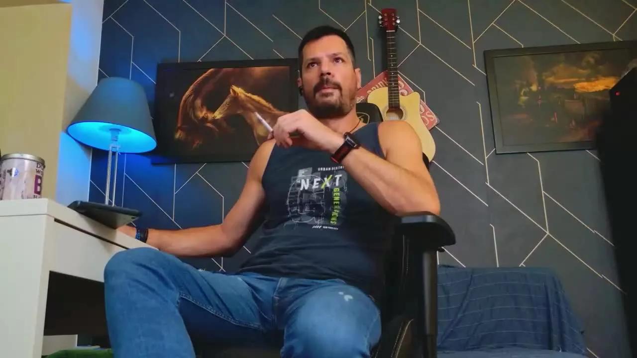 Offline ChristianNude1 on Streamray