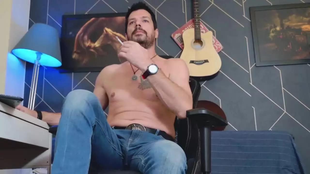 Offline ChristianNude1 on Streamray