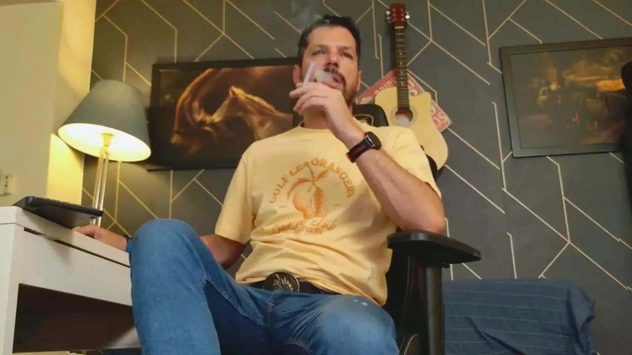 Offline ChristianNude1 on Streamray