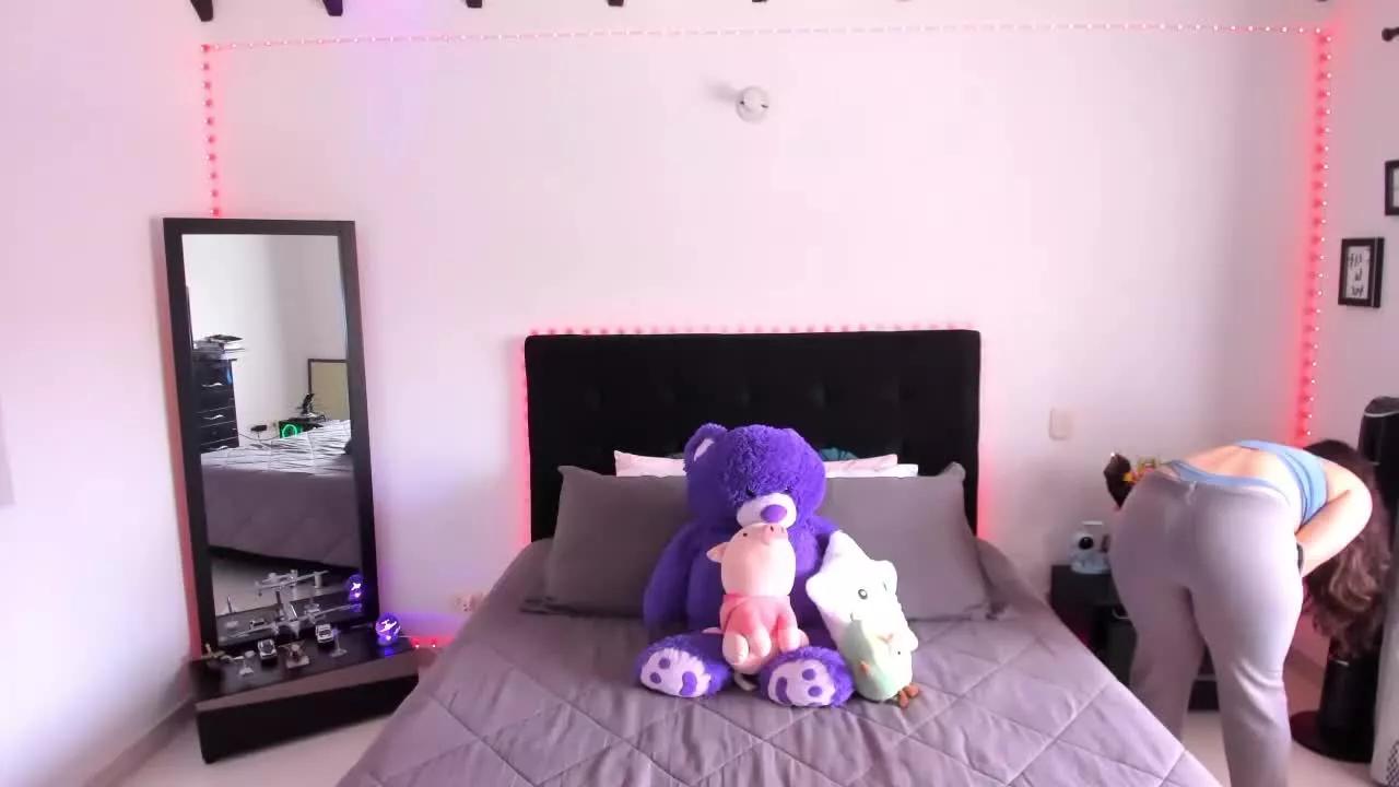 Offline Dasha_01 on Streamray