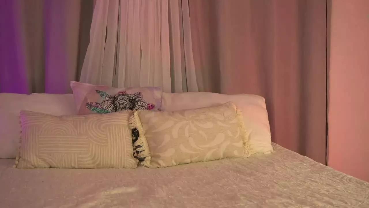 Offline EmilyStockman on Streamray