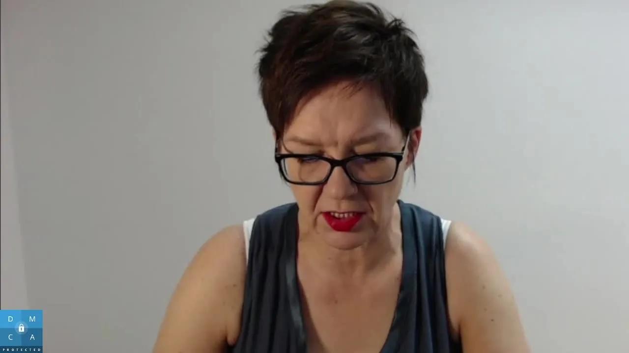 Offline SofieVelvet on Streamray