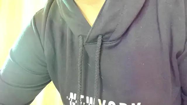 Ashley_Monroe — Show tongue and spit boobs