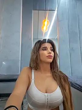 Freechat Bella_Posh on StripChat