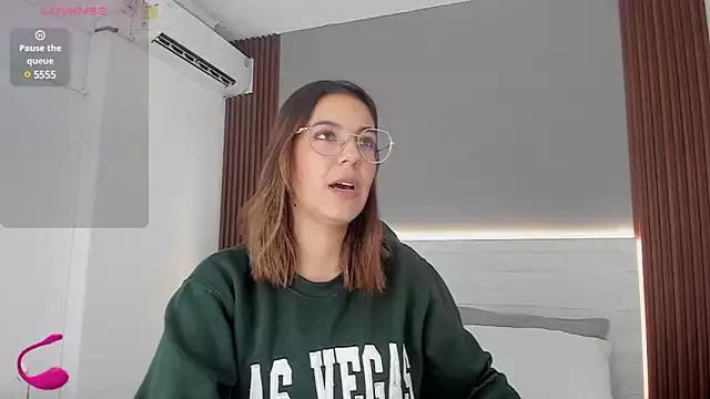 Freechat Emmy_Meadows on StripChat