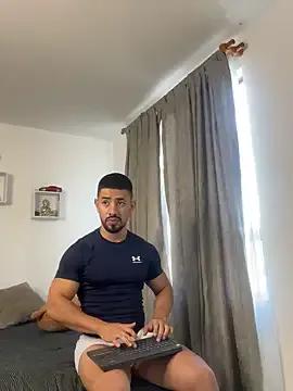 Freechat Ezzio_Scolaro on StripChat