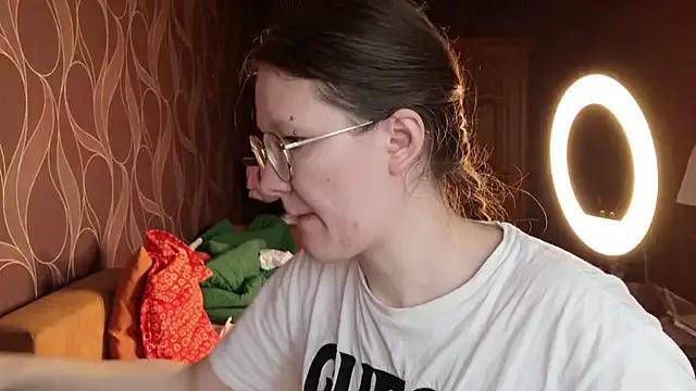 StripChat MiriamOr is Freechat MiriamOr — new teeth for friendly hairy girl