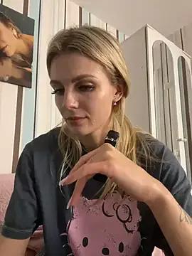 Freechat My_Hotgirl on StripChat