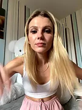 Freechat My_Hotgirl on StripChat