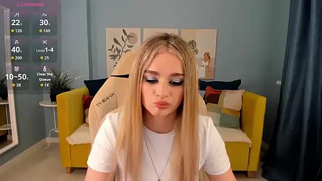 Freechat SweetyLicky on StripChat